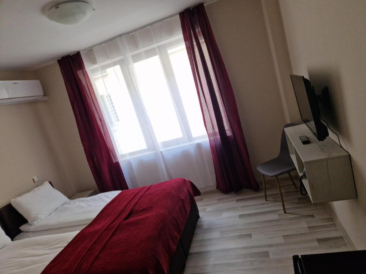 Leda Hotel 3*
